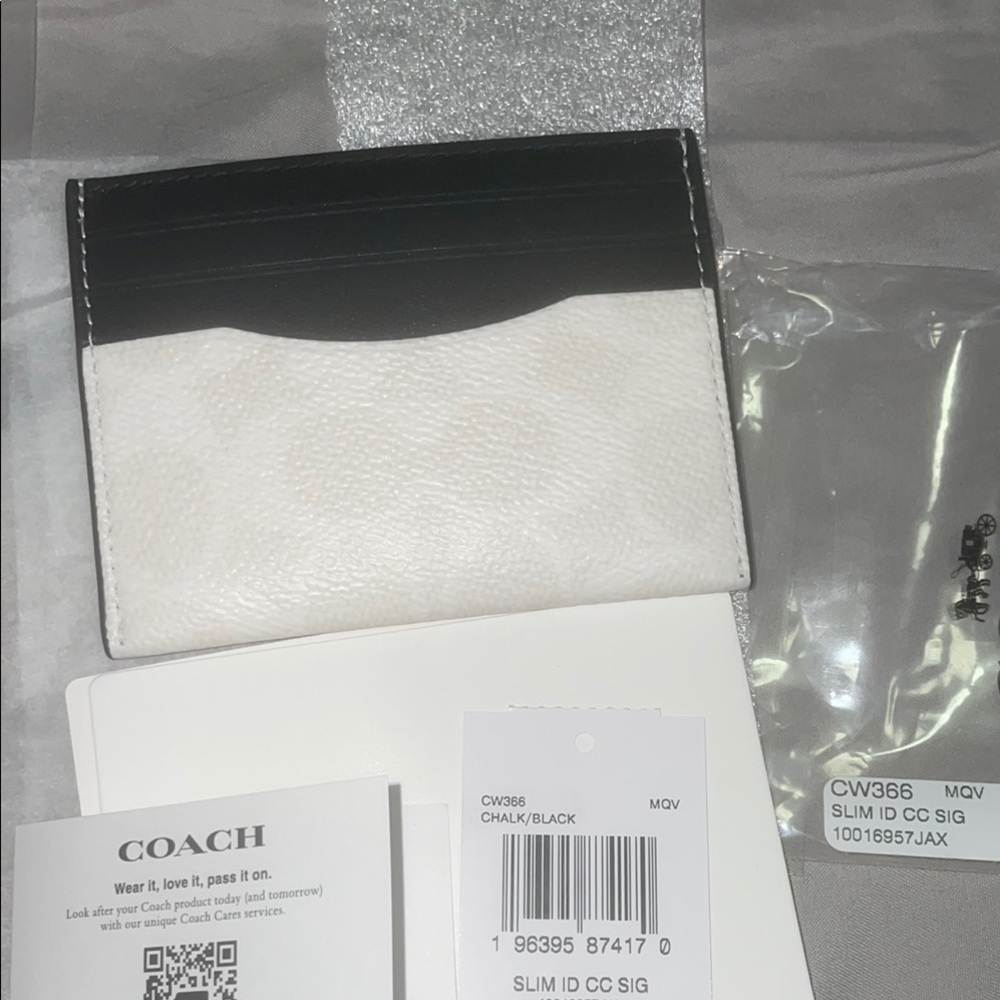✨Host Pick✨ Coach Slim Id Card Case In Signature Canvas